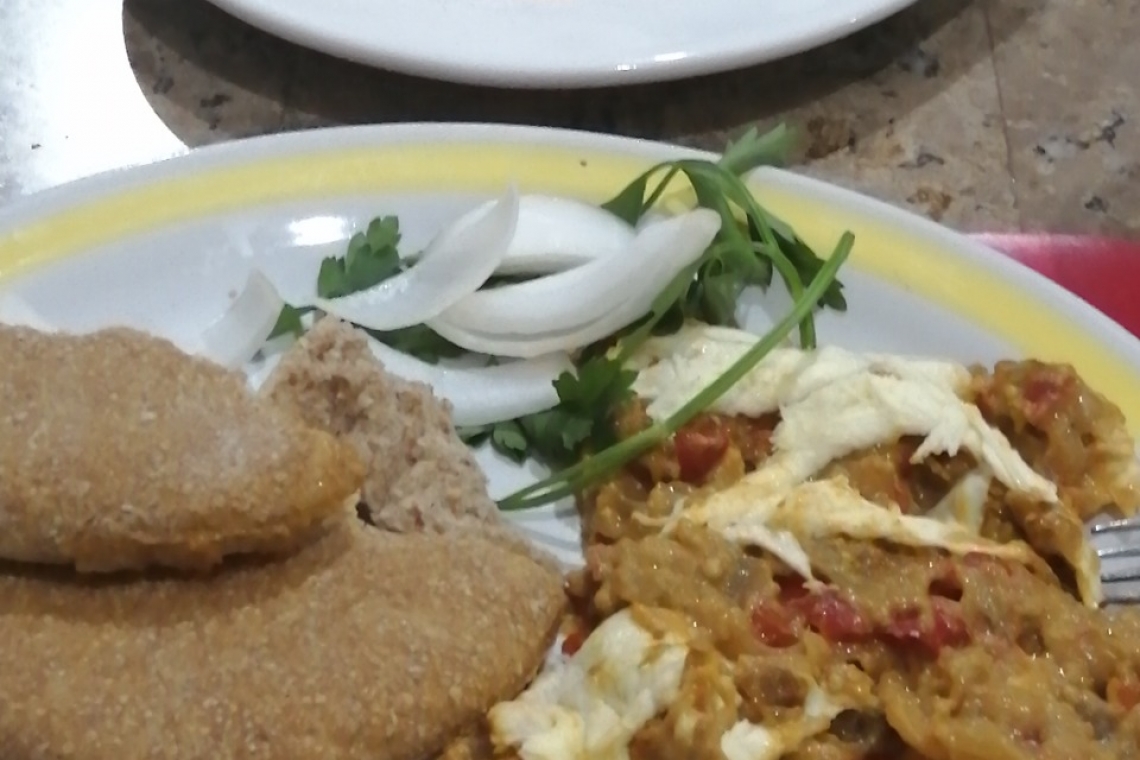 GASTRONOMIA EN CAFE DE PRENSA
