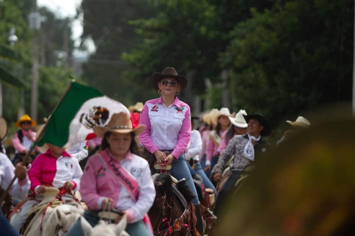 Cabalgata de Mujeres por la lucha contra el cáncer de mama