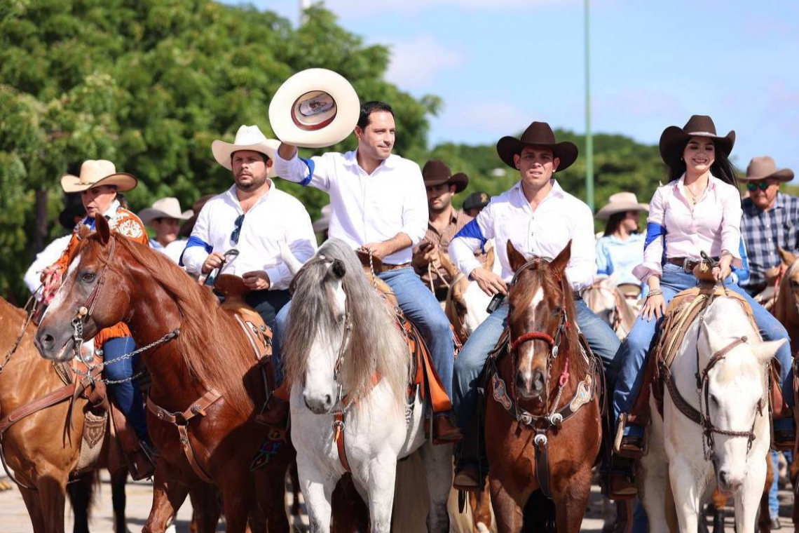 Exitosa cabalgata hacia la feria de X’matkuil