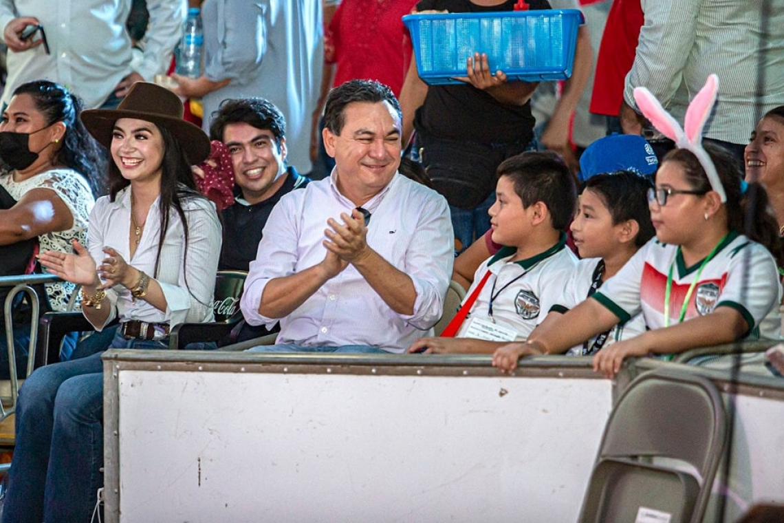 Estudiantes del nivel básico visitaron la feria de X’matkuil