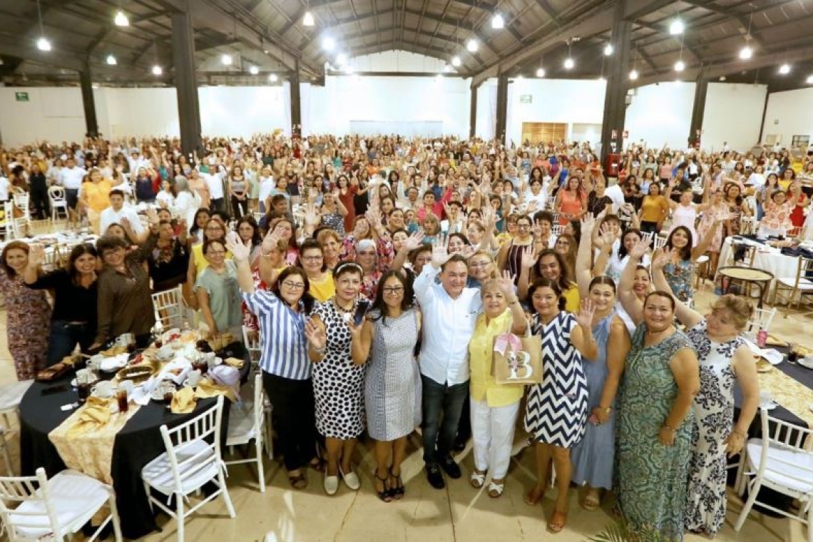 SEGEY CELEBRA A LAS MAMAS