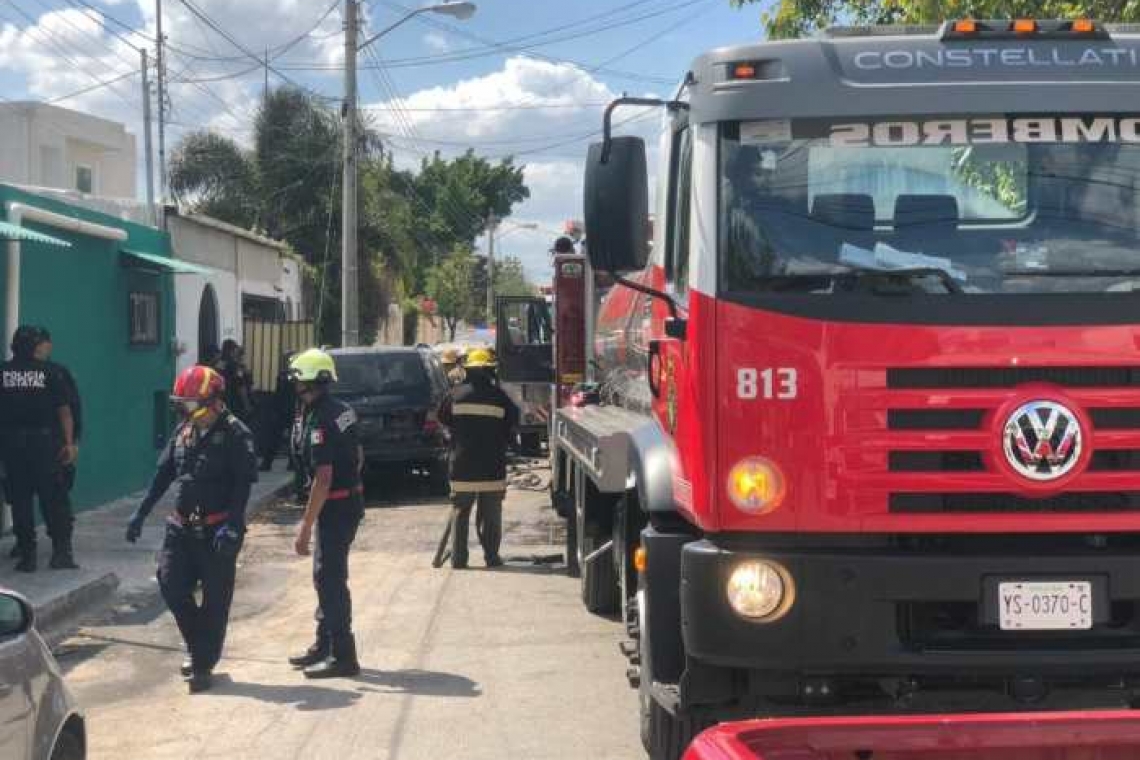 Voraz incendio en un taller automotriz