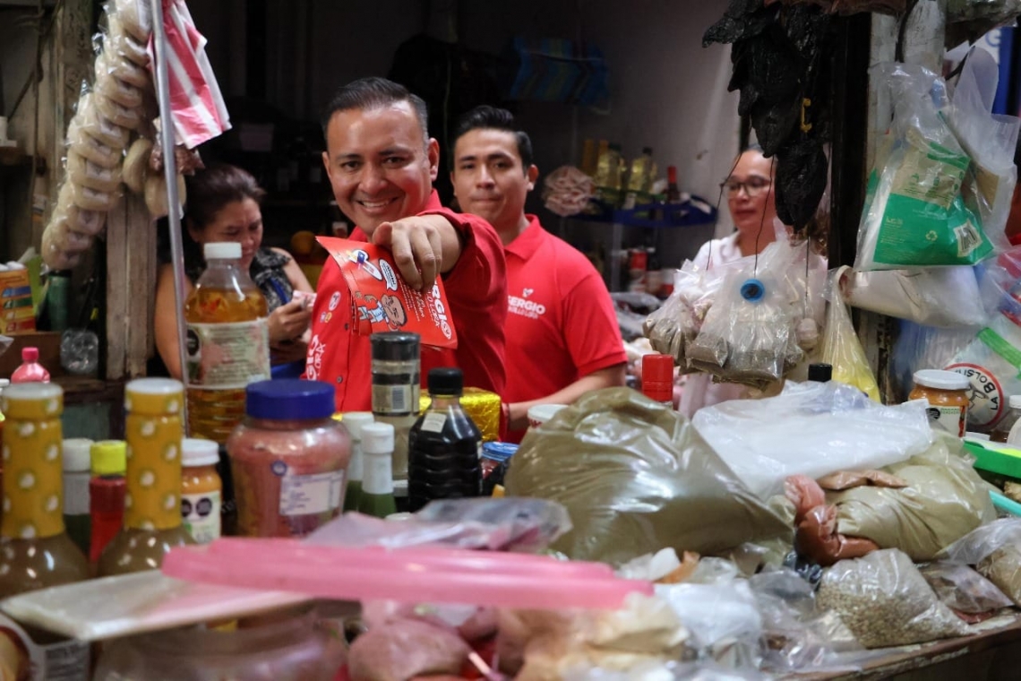 Vadillo Lora visitó mercados meridanos