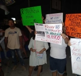 Vecinos de la colonia “Azcorra” protestan por la muerte de un menor.