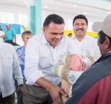 Zapata Bello 0frece apoyar a los pescadores yucatecos.