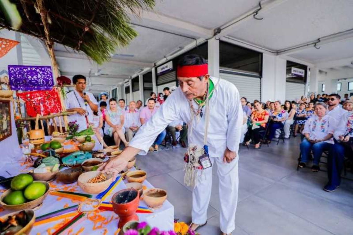 Janal Pixán en el mercado “Lucas de Gálvez”.