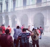 Agentes antimotines repelieron protesta magisterial.