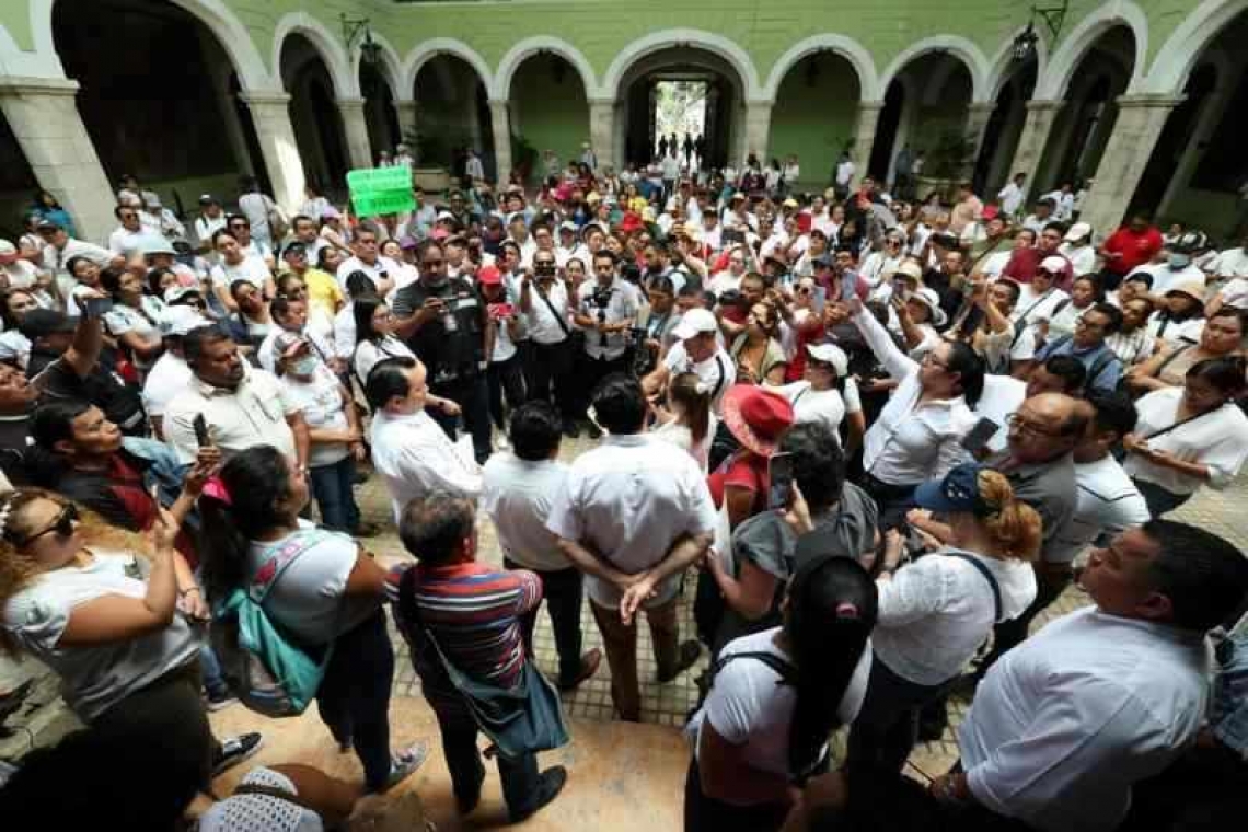 EL GOBERNADOR AFIRMÓ QUÉ NO HABRÁN REPRESALIAS CONTRA MAESTROS.