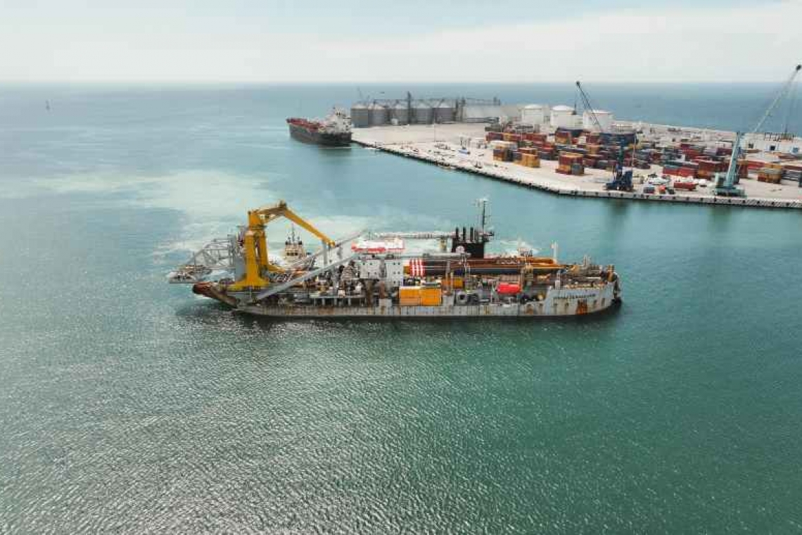 Draga de clase mundial ancla en Progreso para transformar puertos yucatecos  