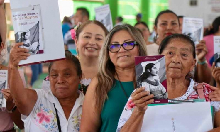 Caravanas de la Mujer en la propiedad social han atendido a más de dos mil usuarias