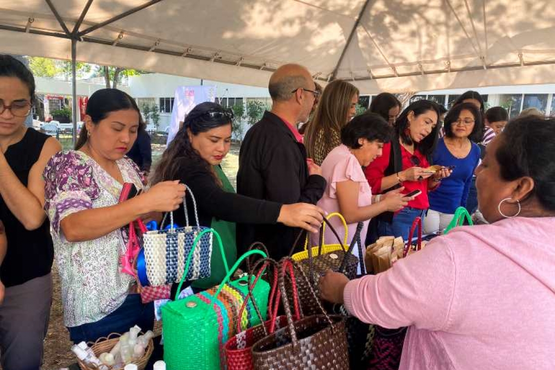 PEQUEÑOS COMERCIANTES REPRUEBAN AUMENTAR IMPUESTOS PORQUE LA CANASTA BASICA ALIMENTARIA ESTA MAS CARA.