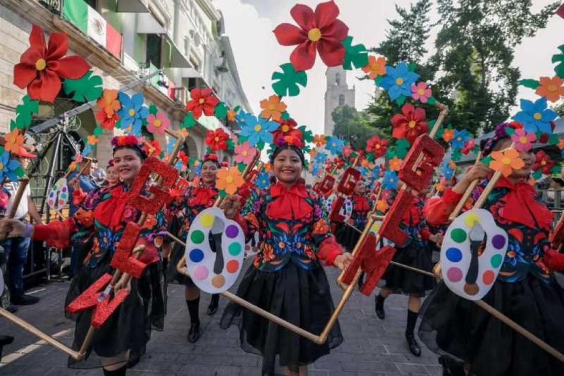   Gobernador Joaquín Díaz Mena encabezó homenaje cívico y desfile del 115 aniversario de la Revolución Mexicana junto con las familias yucatecas.