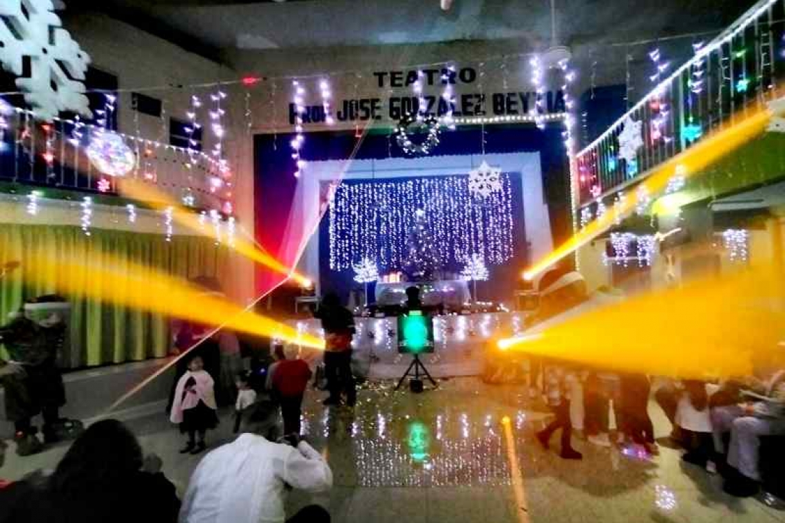 ﻿  Sindicato de Burócratas hizo gran fiesta navideña para sus agremiados.