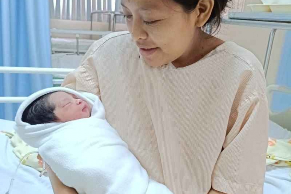 Cinco familias yucatecas reciben a sus bebés en Año Nuevo.