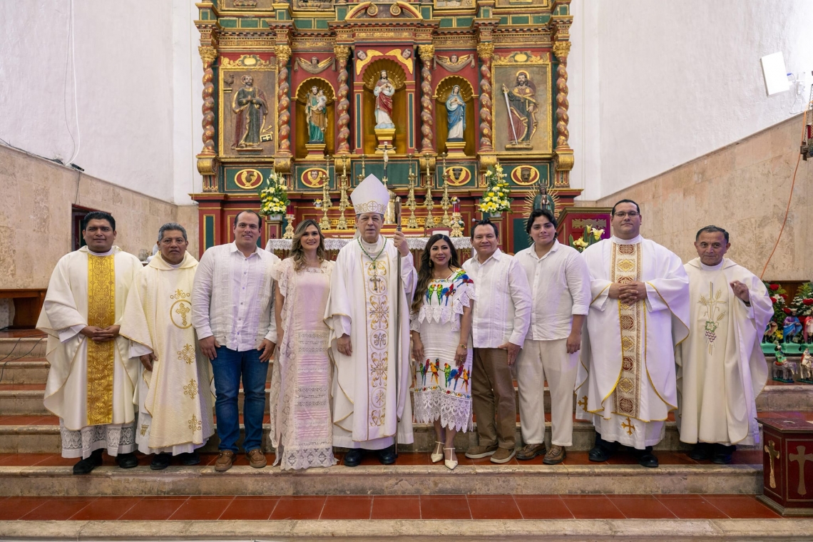 El Gobernador Joaquín Díaz Mena celebró los Tres Reyes Magos del oriente en Tizimín, Yucatán.