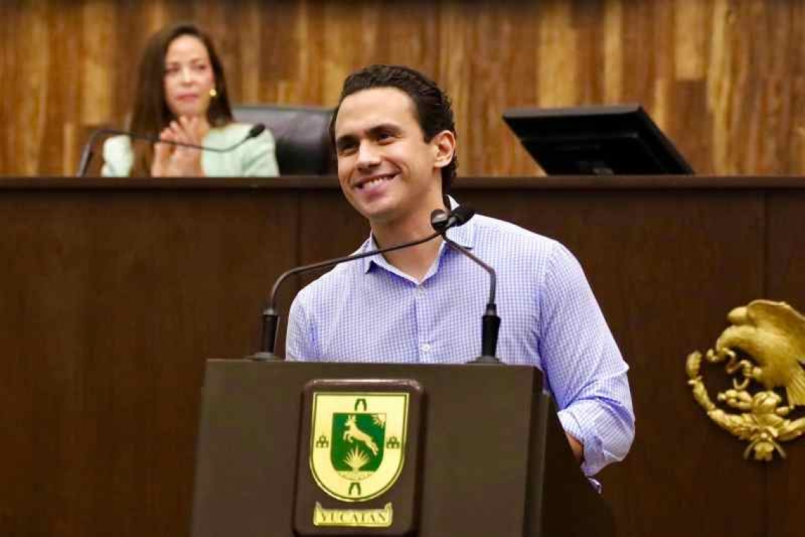 Plantea Álvaro Cetina nuevo impulso para Yucatán y señala falta de proyecto y resultados del gobierno estatal.