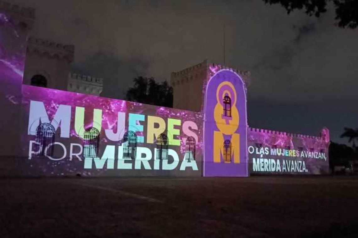 Ayuntamiento de Mérida presenta un videomapping conmemorativo del 8M en La Peni.