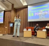 EXPONE CECILIA PATRON ANTE COMUNIDAD UNIVERSITARIA LAS FORTALEZAS DE GOBERNAR CON PARTICIPACION CIUDADANA.
