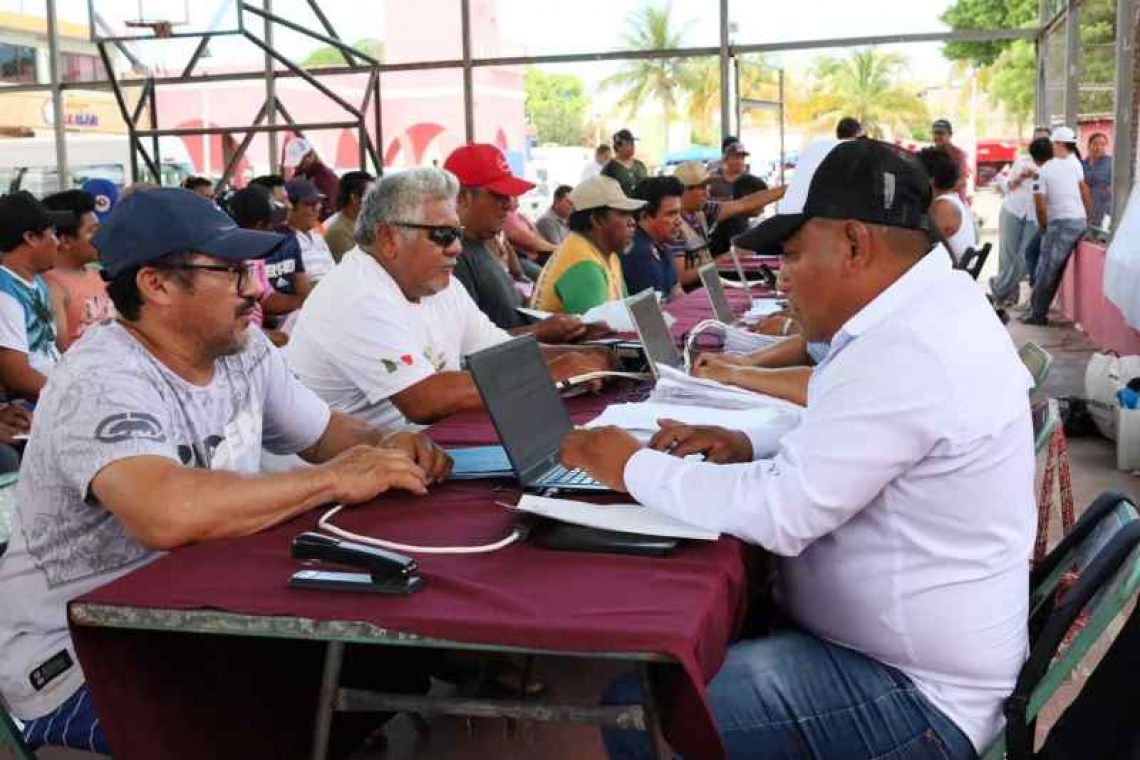 MESAS DE ATENCION EN LA COSTA YUCATECA PARA TRAMITES Y APOYOS PARA LA PESCA.
