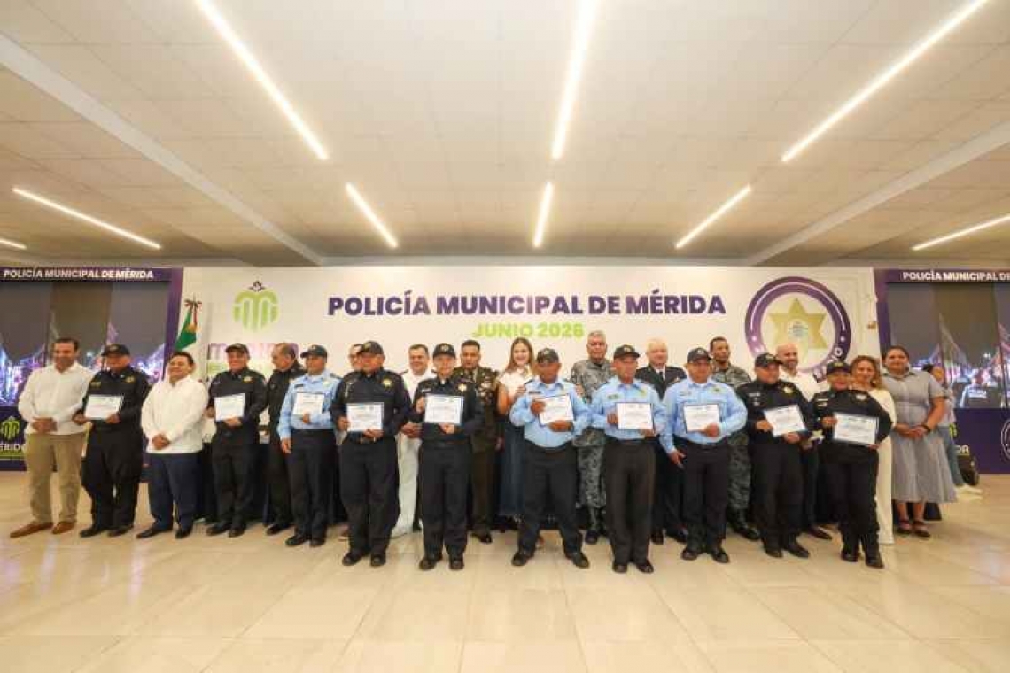 CECILIA PATRON RECONOCE LA LABOR DE LA POLICIA MUNICIPAL EN SU 23 ANIVERSARIO 
