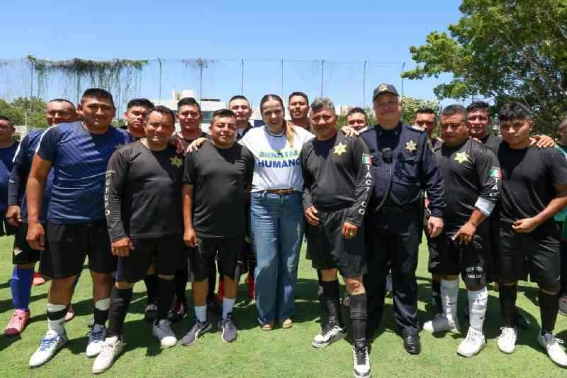  CECILIA PATRON RECONOCE A PAPÁS QUE CONSTRUYEN UNA MEJOR MÉRIDA DENTRO Y FUERA DEL AYUNTAMIENTO.