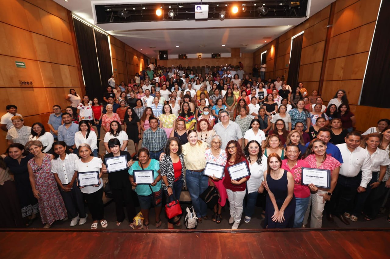 Graduación de Mujeres Construyendo su Autonomía en el Centro Cultural de Mérida Olimpo