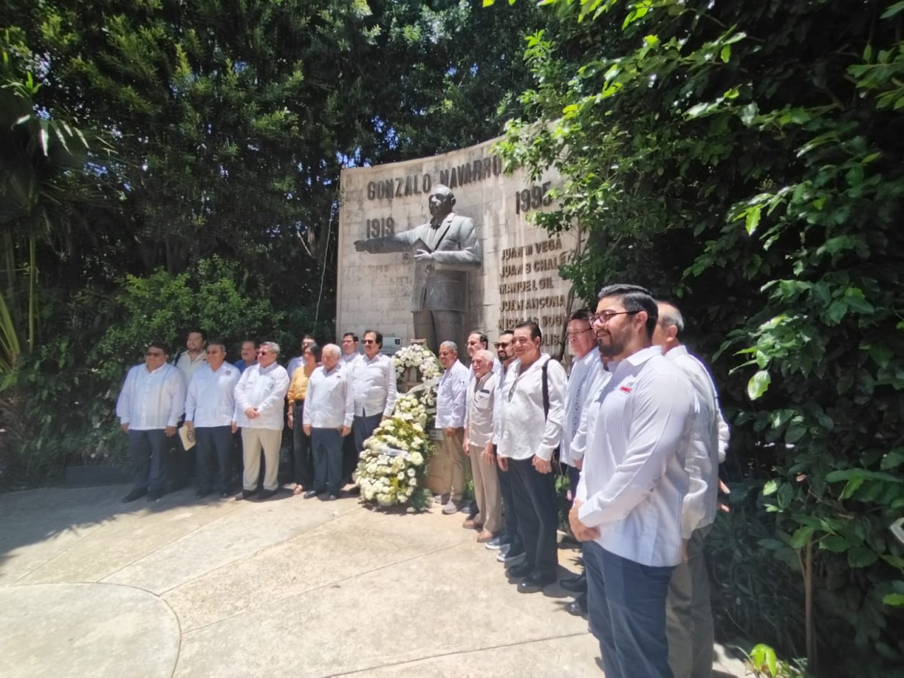 LÍDERES CETEMISTAS RINDEN HOMENAJE A SUS DIRIGENTES SINDICALES HISTÓRICOS