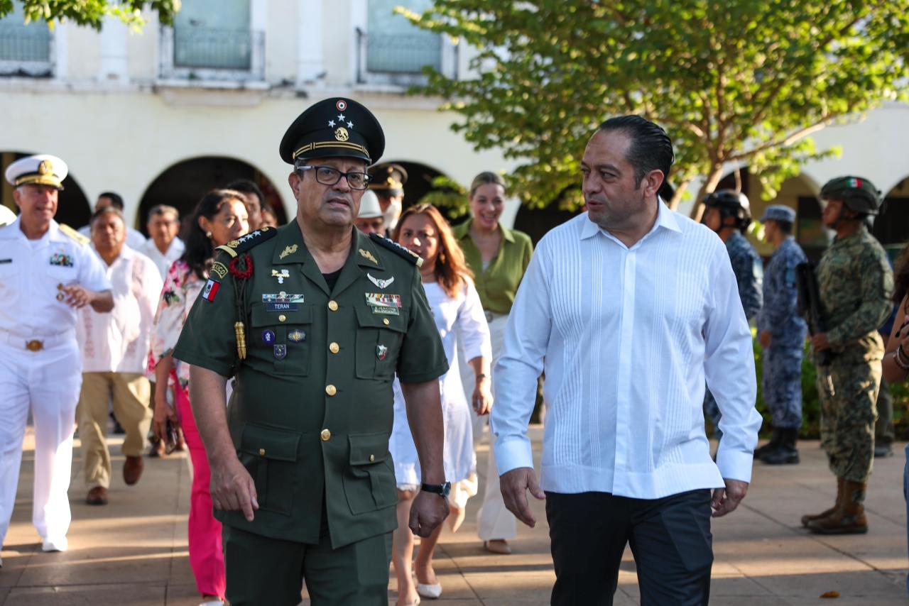 Arranca en Mérida el Mes de la Patria con izamiento de la Bandera
