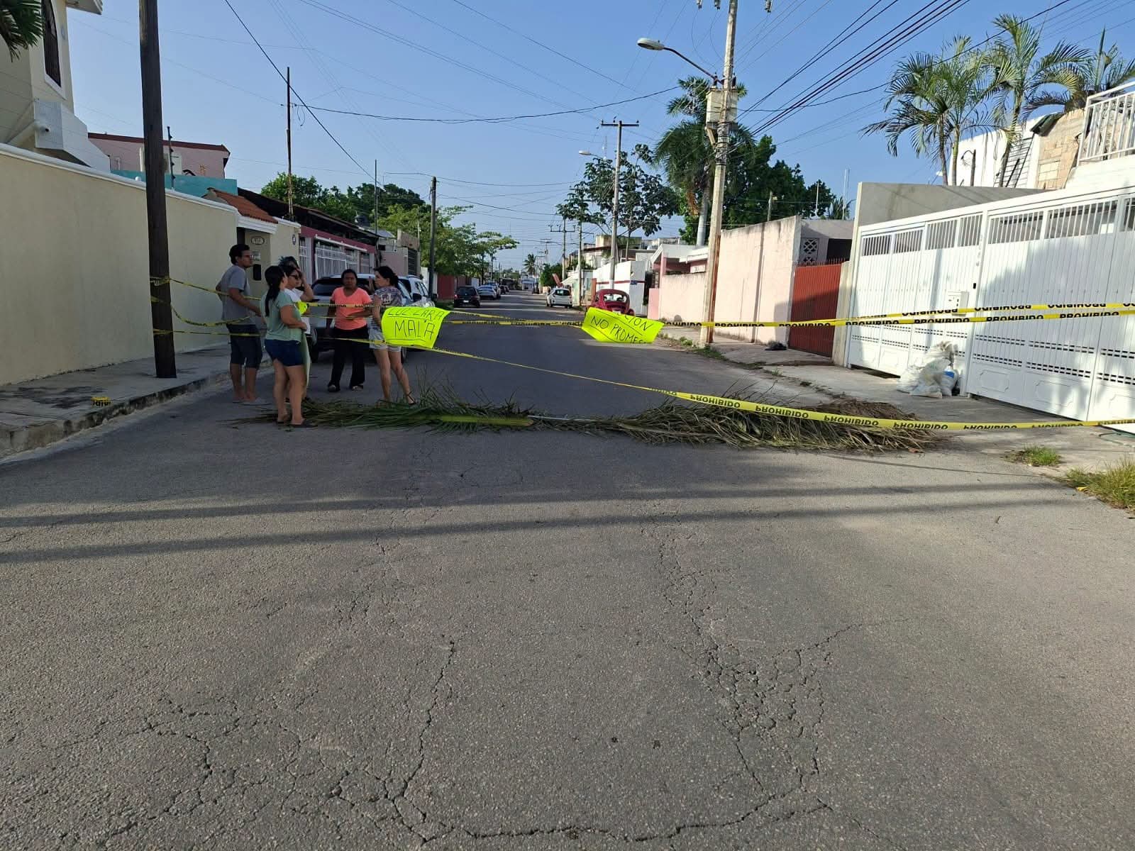 Bloqueos por apagones de la CFE paralizan servicios y suspenden rutas del Va y Ven en Mérida