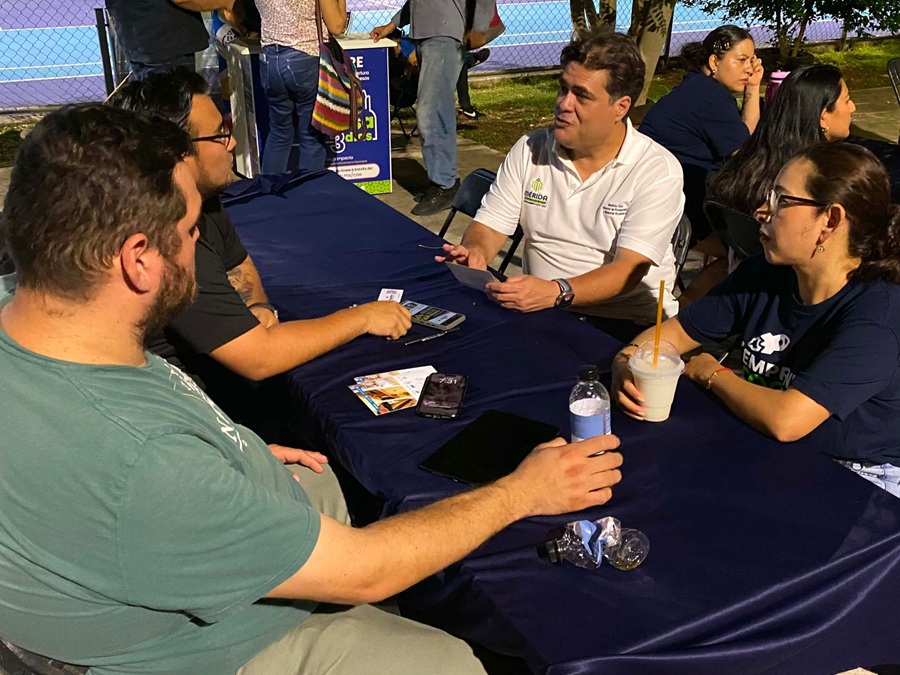Emprendedores meridanos fortalecen alianzas en jornada de Café y Negocios