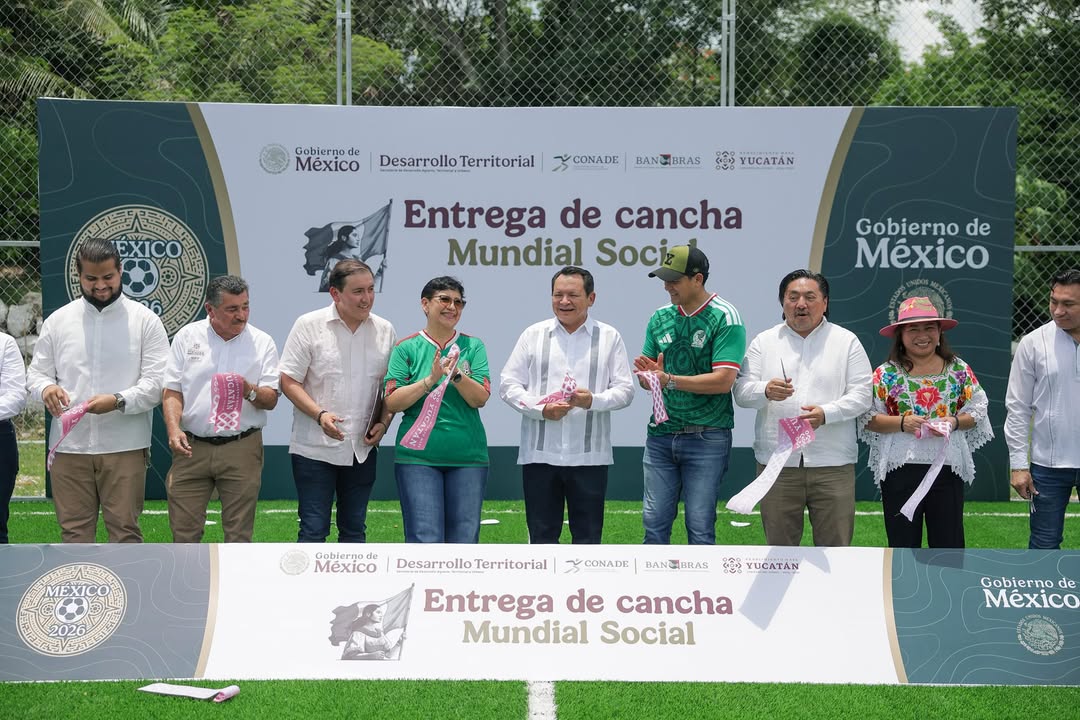 Gobernador Joaquín Díaz Mena entrega cancha de fútbol 5 en Tecoh para más de 10 mil habitantes, dentro del Mundial Social