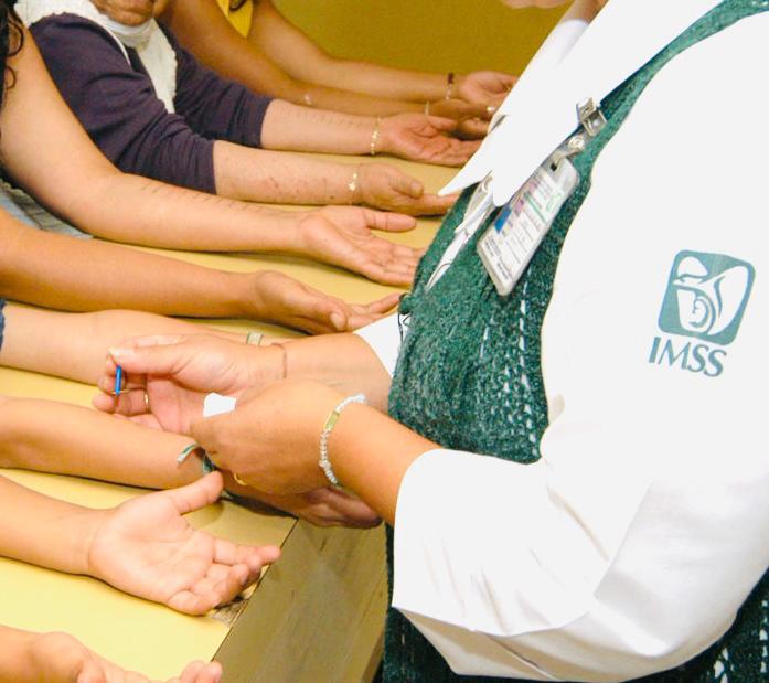 IMSS alerta por riesgos del sol en vacaciones