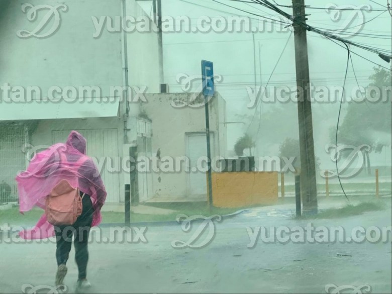 Vigilan zona con potencial ciclónico en el Golfo de México
