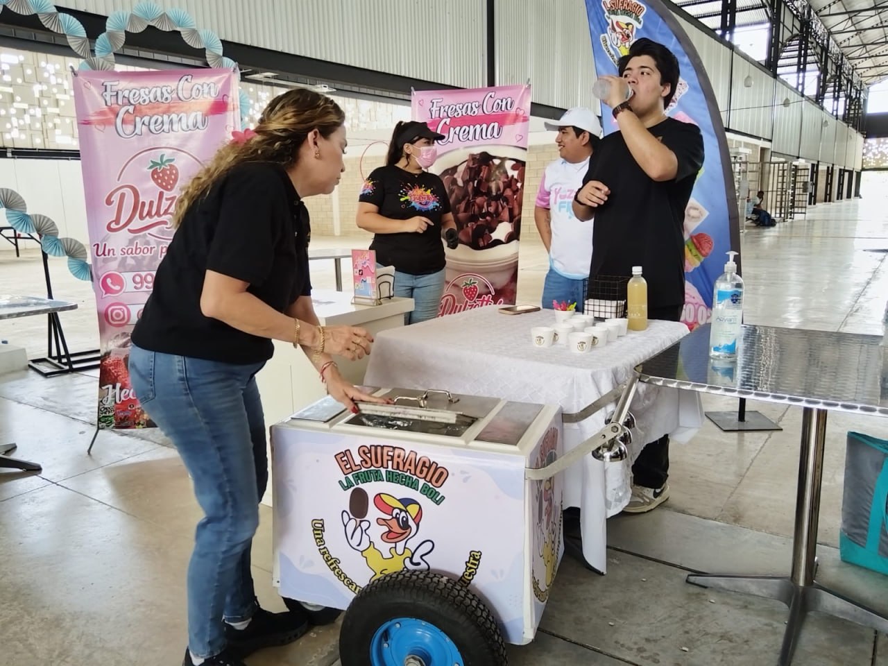Carrito de El Sufragio, la fruta hecha boli